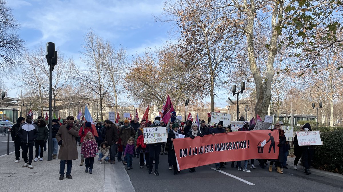 En Images La Manifestation N Moise Contre La Loi Asile Immigration