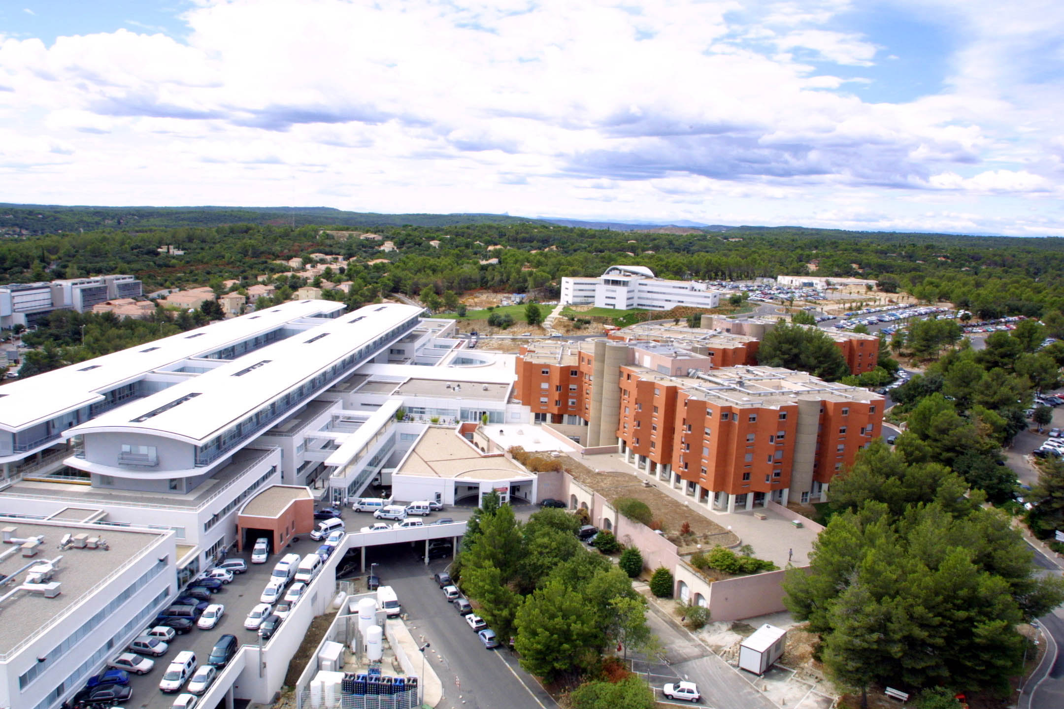 Vue aérienne de l'entrée des Urgences du CHU de Nîmes. Photo DR/CHU