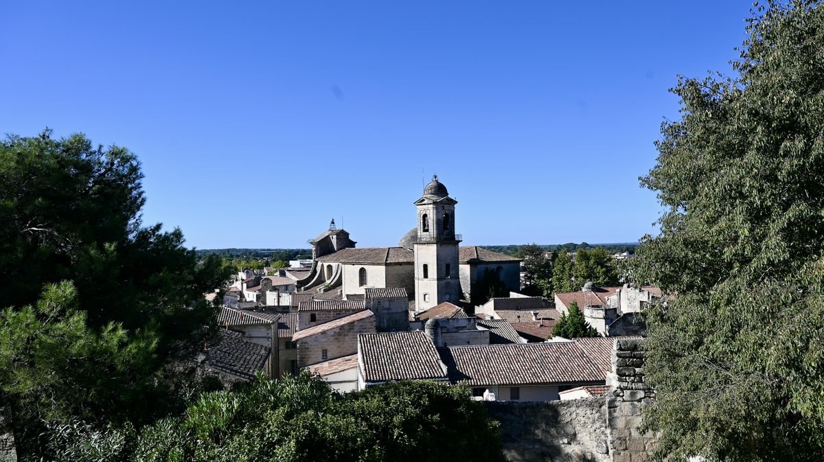 Vue sur le centre-ville de Beaucaire.