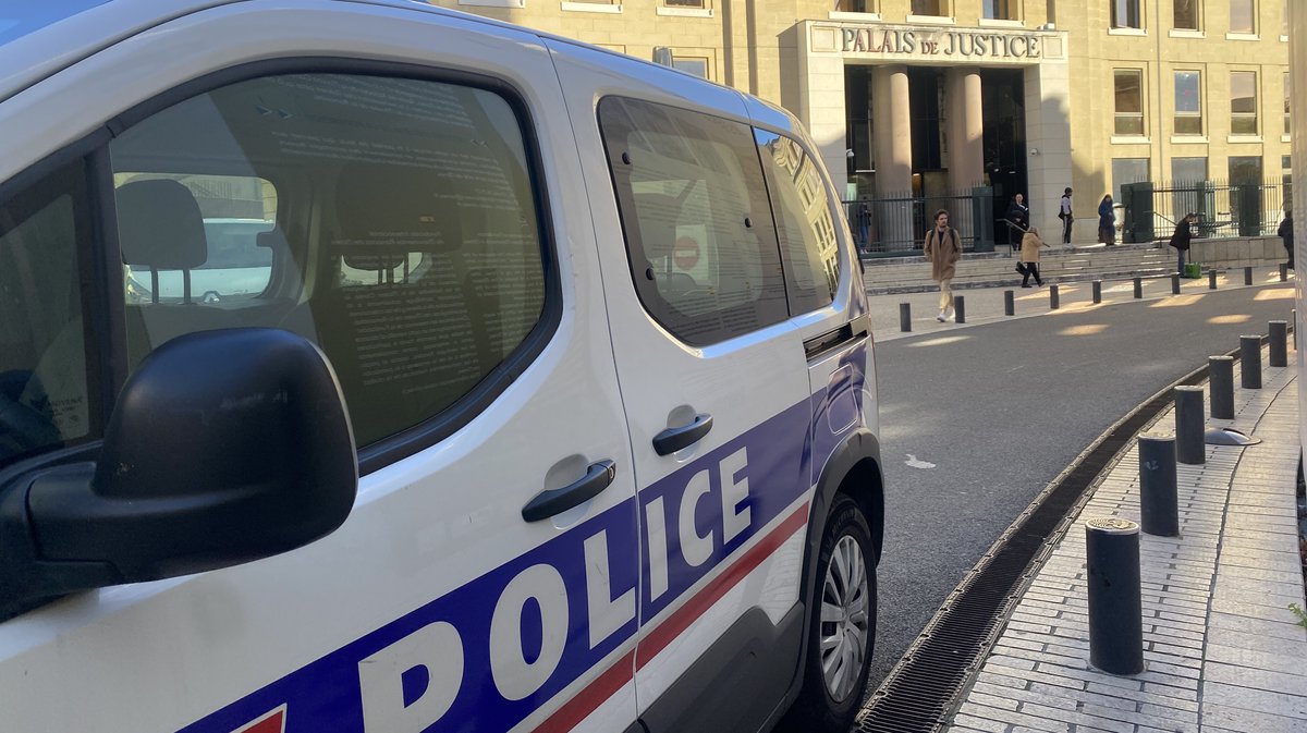 Les deux pr&eacute;venus, de nationalit&eacute; &eacute;trang&egrave;re, ont &eacute;t&eacute; jug&eacute;s en leur absence.