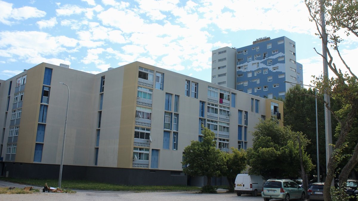 Le quartier des Escanaux de Bagnols/C&egrave;ze a attir&eacute; l'attention des &eacute;quipes d'Envoy&eacute; sp&eacute;cial.