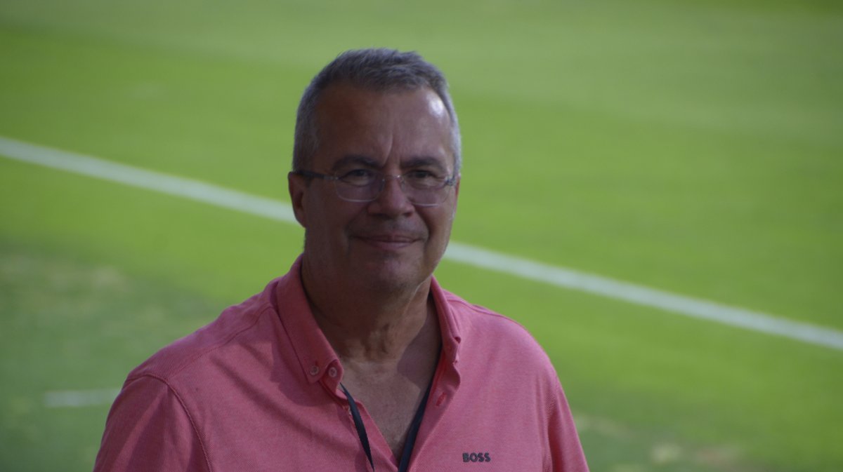 Thierry Cenatiempo, le pr&eacute;sident du NO, attend son nouveau joueur.&nbsp;