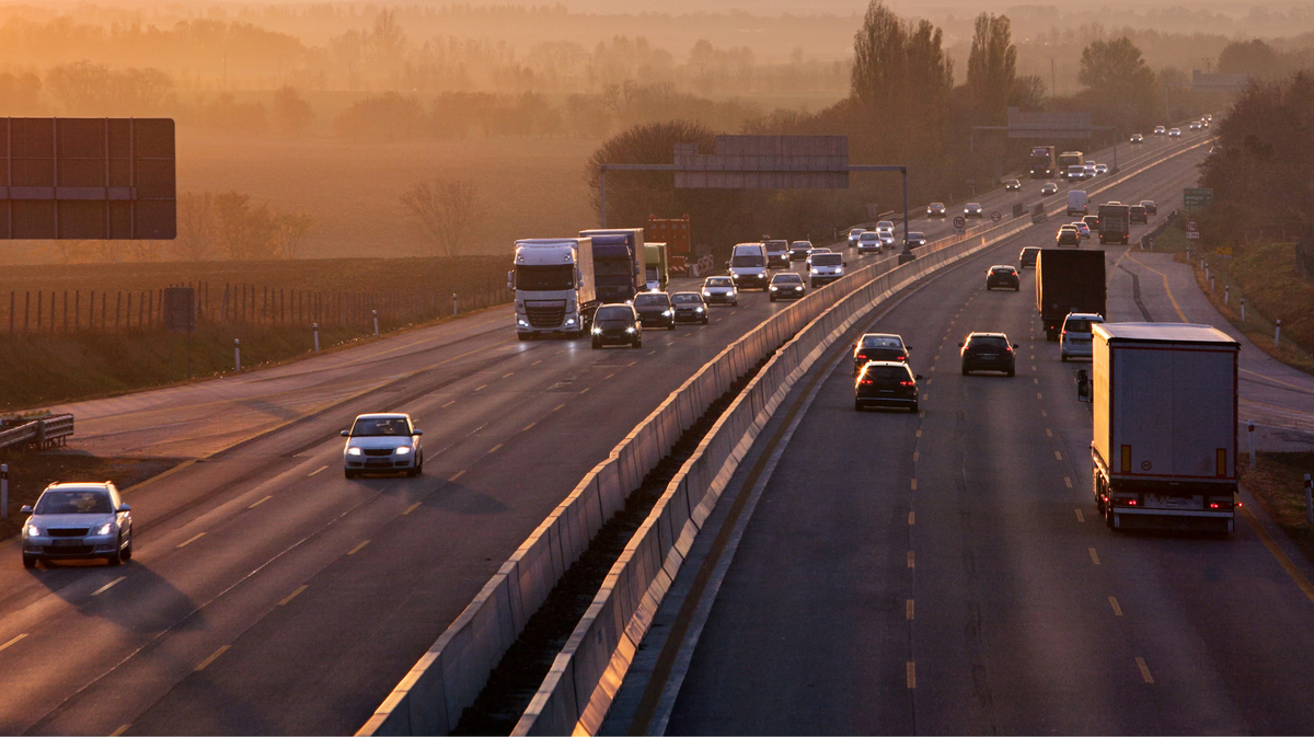 MILHAUD Accident sur l'autoroute A9 : deux personnes éjectées de leur véhicule