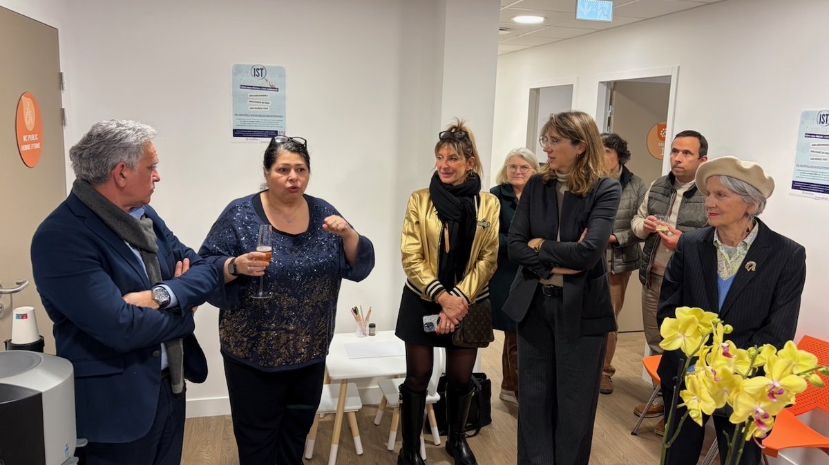 Ce jeudi soir, lors de l'inauguration du laboratoire de biologie m&eacute;dicale Eurofins, &agrave; Villeneuve