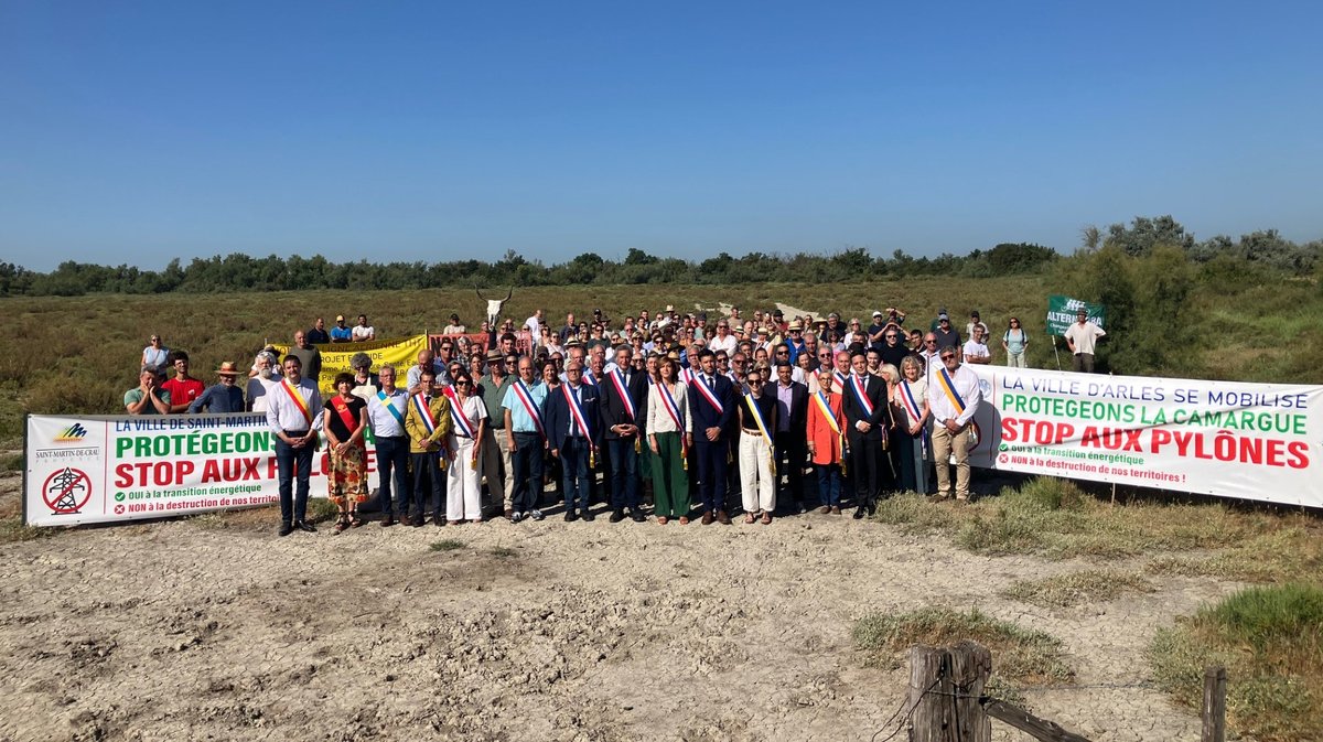 LIGNE THT L'opposition totale de 39 élus réaffirmée lors de la photo de groupe du 18 juin à Arles