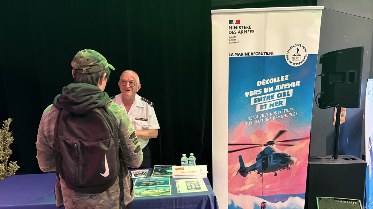 La marine nationale recrute et informe
