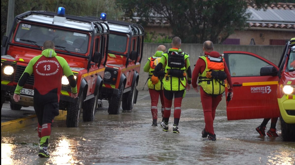Photo SDIS&nbsp;du 13, des pompiers en intervention lors de l'&eacute;pisode&nbsp;m&eacute;diterran&eacute;en de ce mardi 21 octobre.&nbsp;