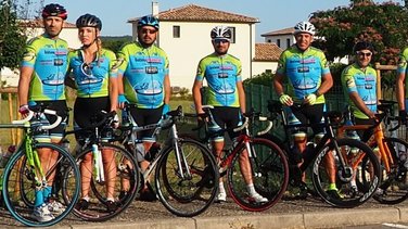 Les cyclistes du club des Boucles Roviéroises.