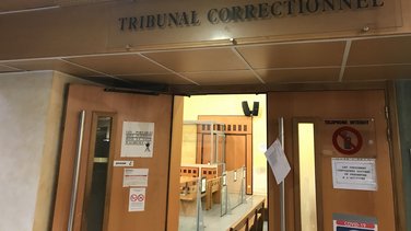 La salle d'audience du tribunal correctionnel de Nîmes.