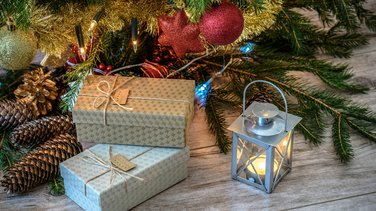 De moins en moins de cadeaux sous les sapins de Noël.