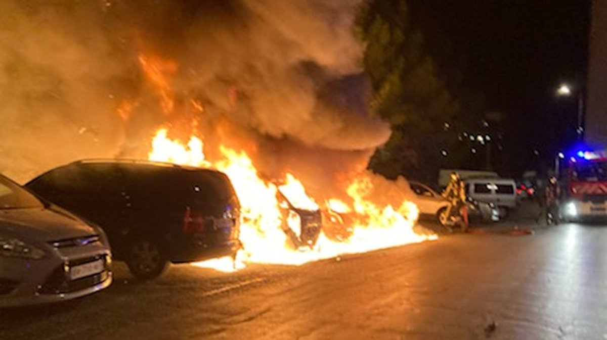 Des voitures ont été incendiés samedi soir au quartier de pissevin