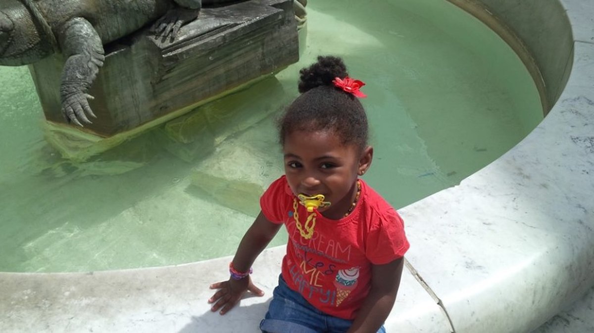 Une petite fille de 3 ans est morte noyée à la piscine Aquatropic