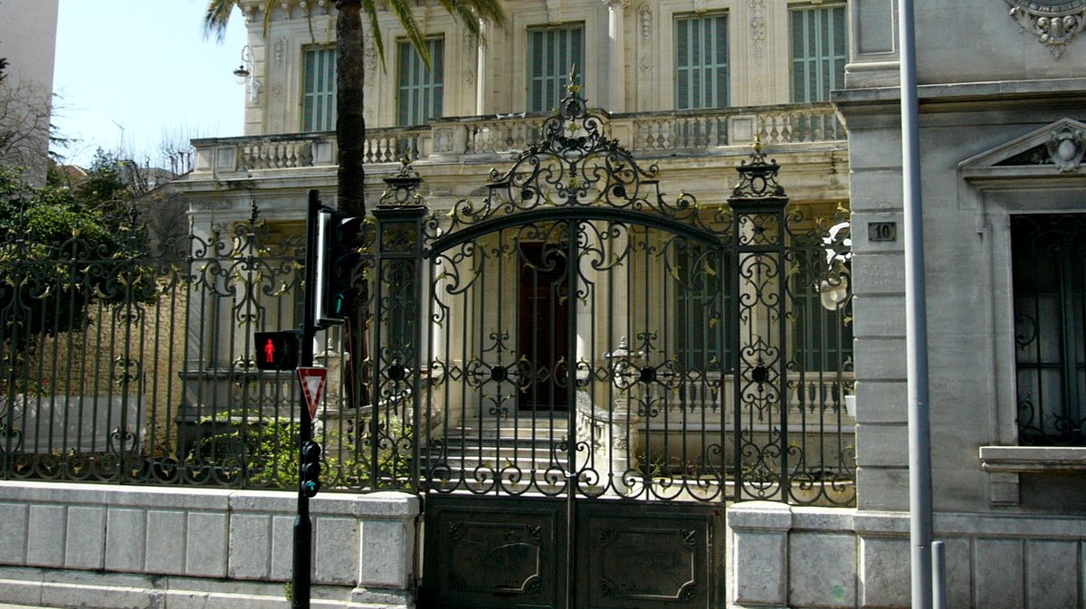 EXCLUSIF Vendu par le Conseil général, lhôtel Mouret à Nîmes abritera une luxueuse Villa libertine image image