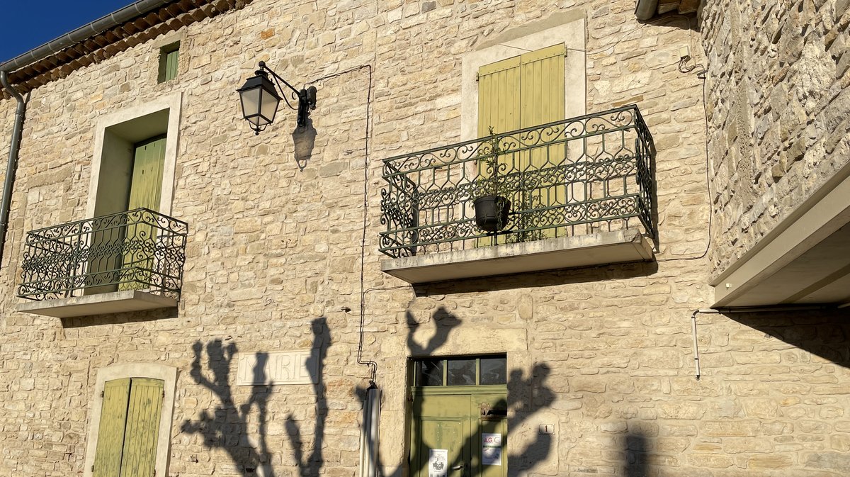 L'ancienne mairie de Castelnau-Valence qui devrait être réhabilitée