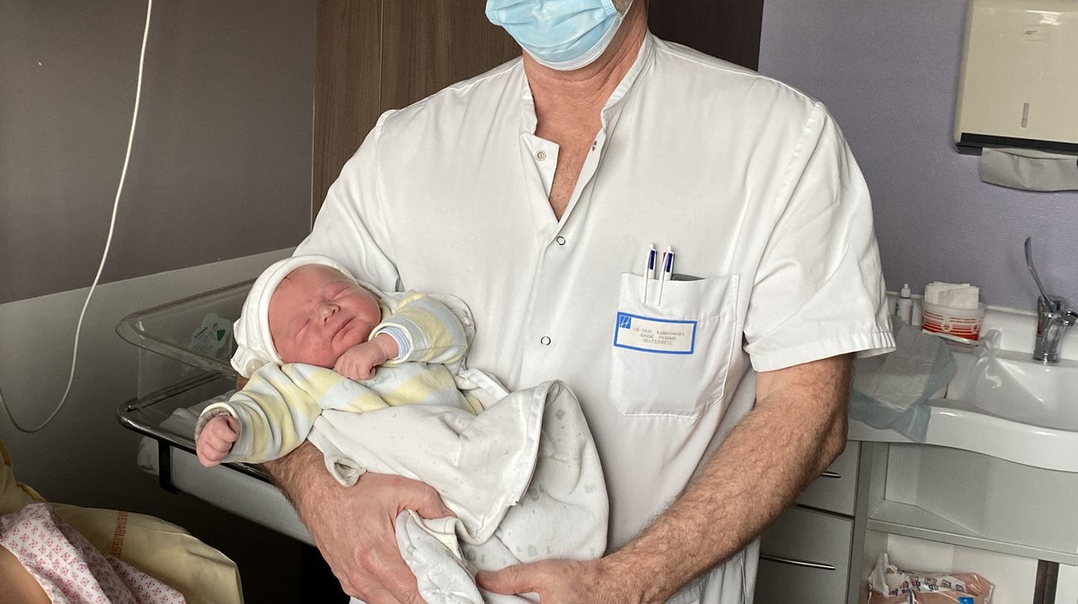 Nathan premier bébé 2023 maternité bagnols