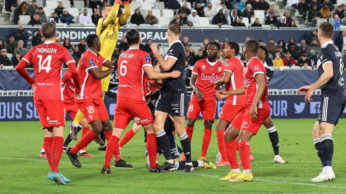 28e journée de Ligue 2 BKT : FC Girondins de Bordeaux - Nîmes Olympique  - Page 2 Image