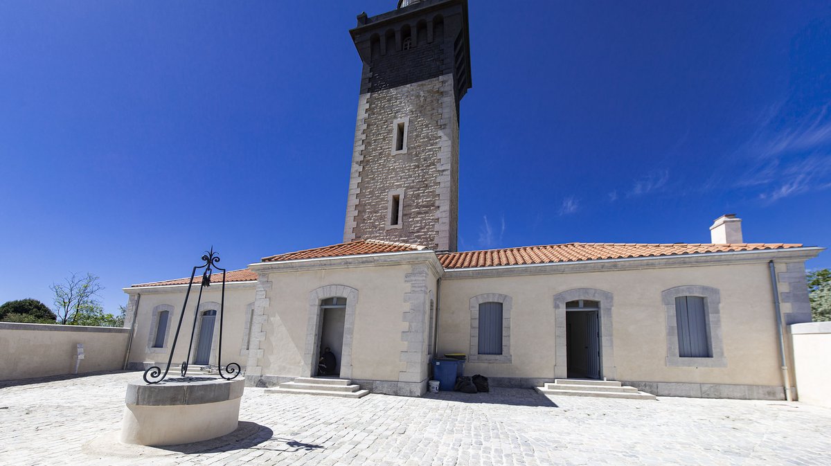 Grau du Roi phare espiguette avant ouverture renovation (YP)