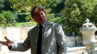 Damien Alary à l’ombre des Jardins de la Fontaine