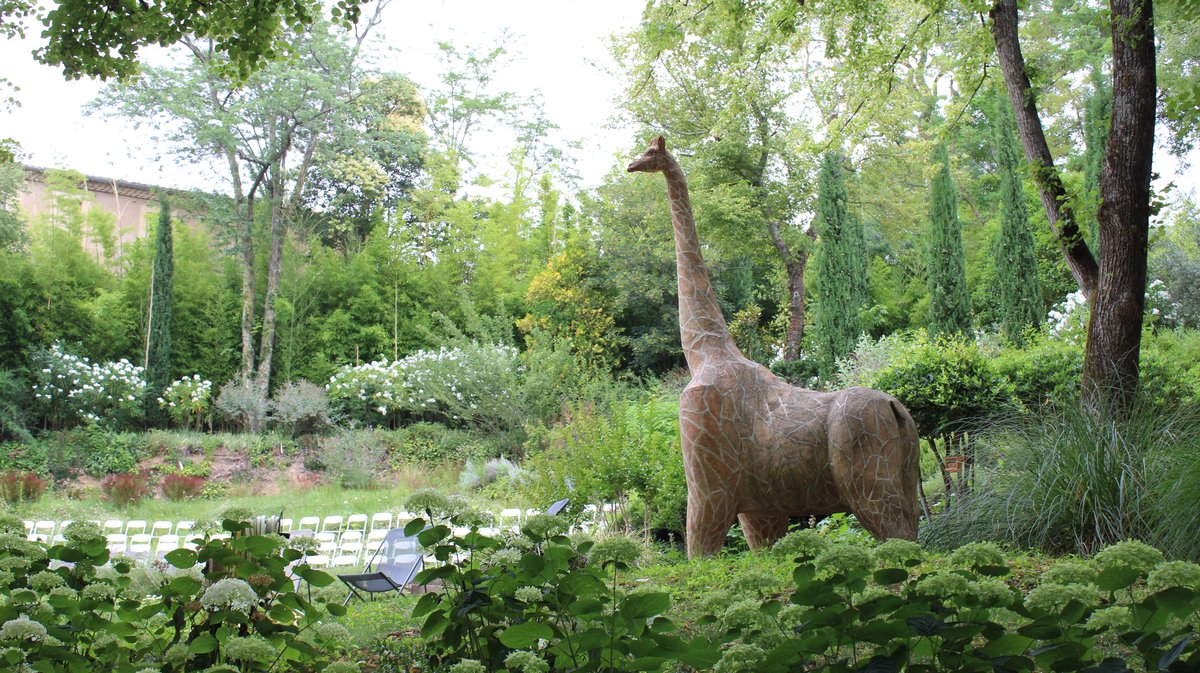 sculpture girafe jardin des oules