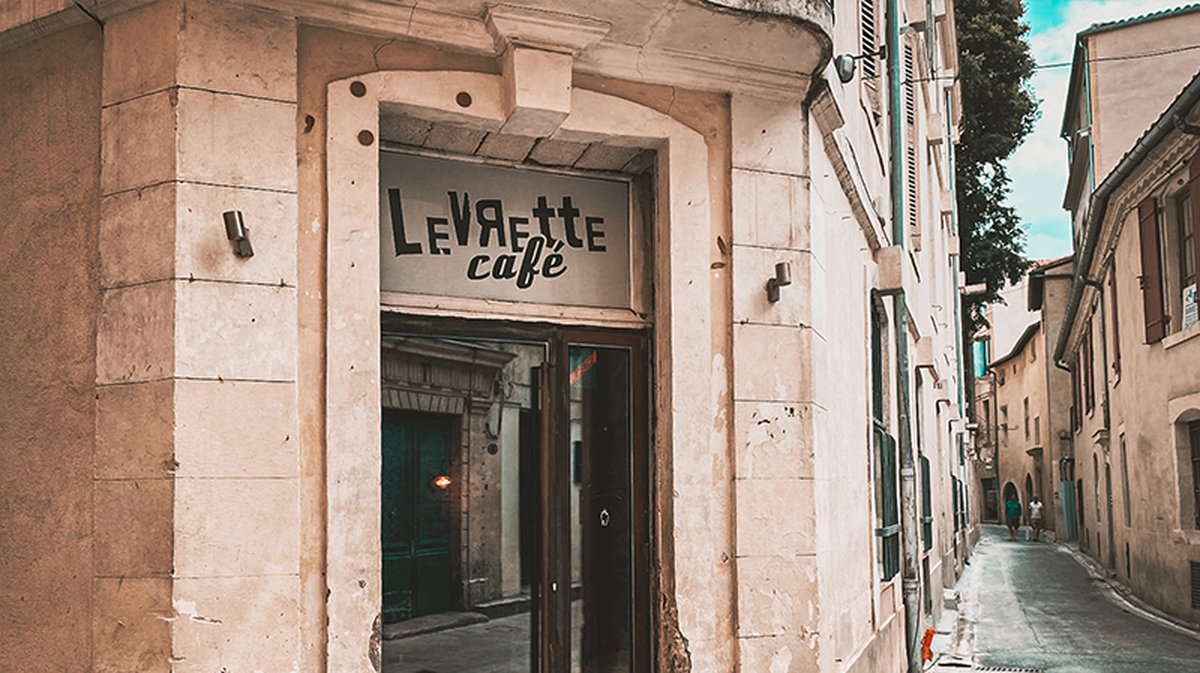 Levrette Café Nîmes 