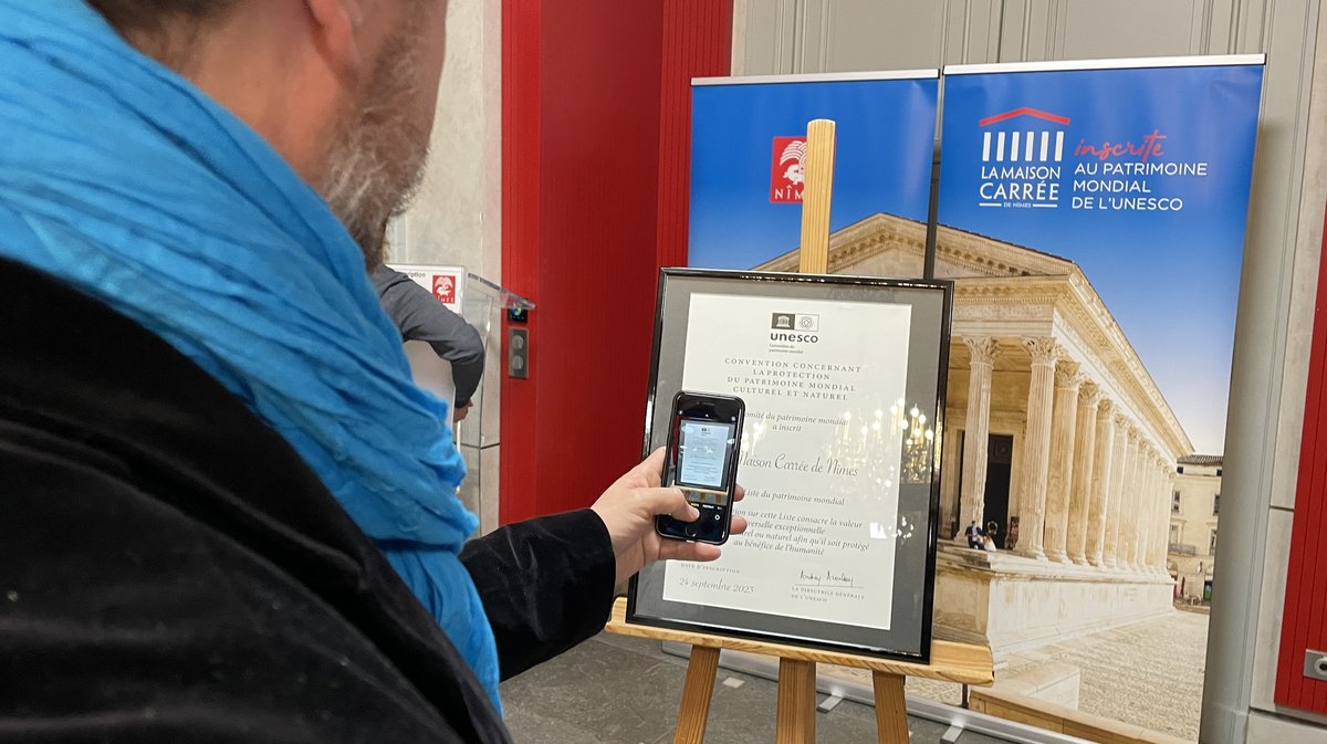 Remise du certificat de l'inscription à la liste du patrimoine mondial de l'Unesco pour la Maison carrée de Nîmes en 2023 (Photo Anthony Maurin).