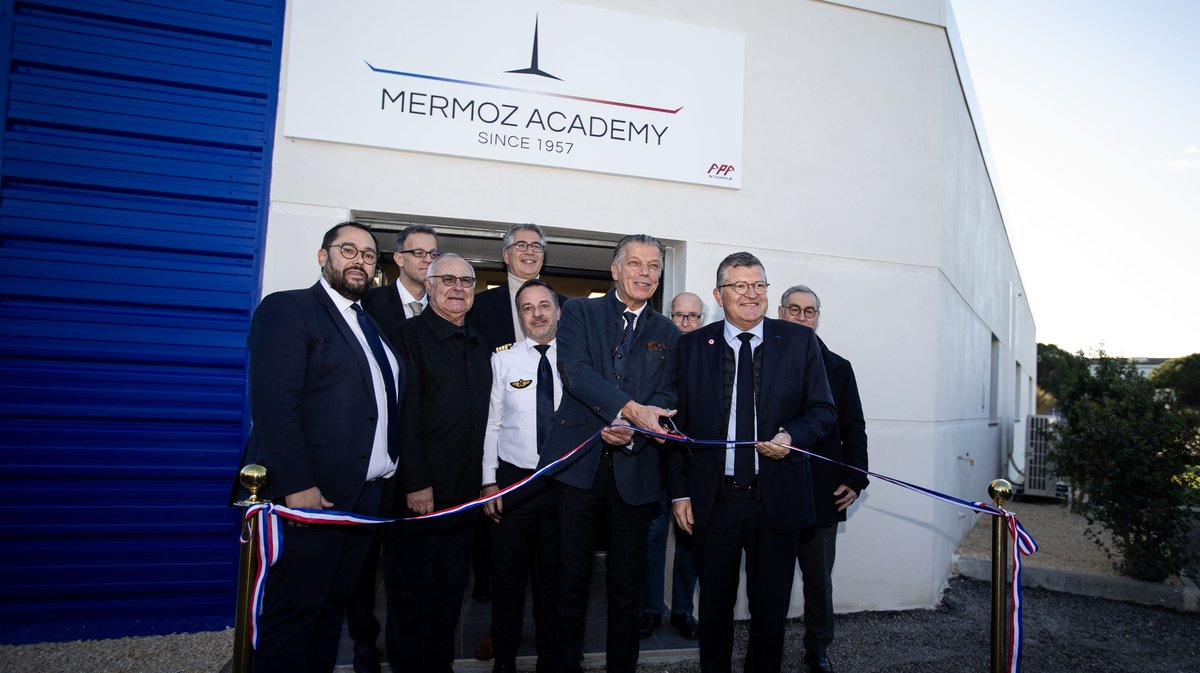 Franck Proust, et David Crochet, directeur général de Mermoz Academy ont inauguré le nouveau bâtiment Mermoz Academy