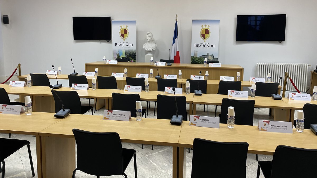 La salle du Conseil municipal de Beaucaire (Photo Anthony Maurin).