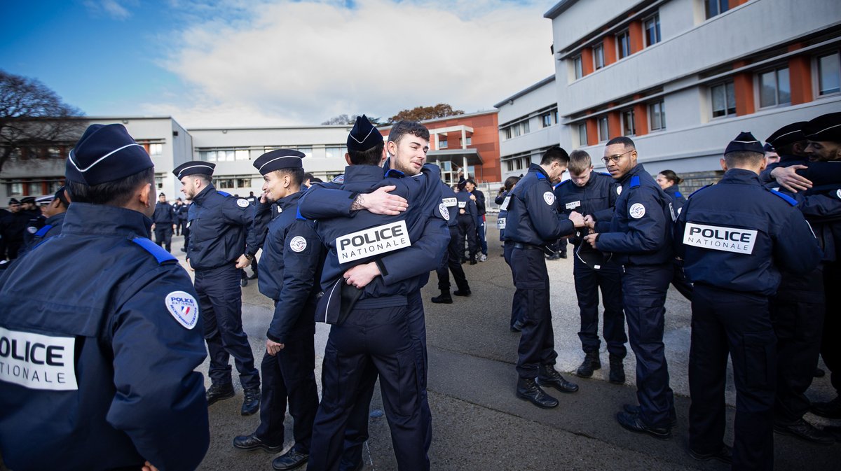 La cérémonie de sortie des 194 nouveaux policiers adjoints vient de se dérouler à l’école de Police de Nîmes.