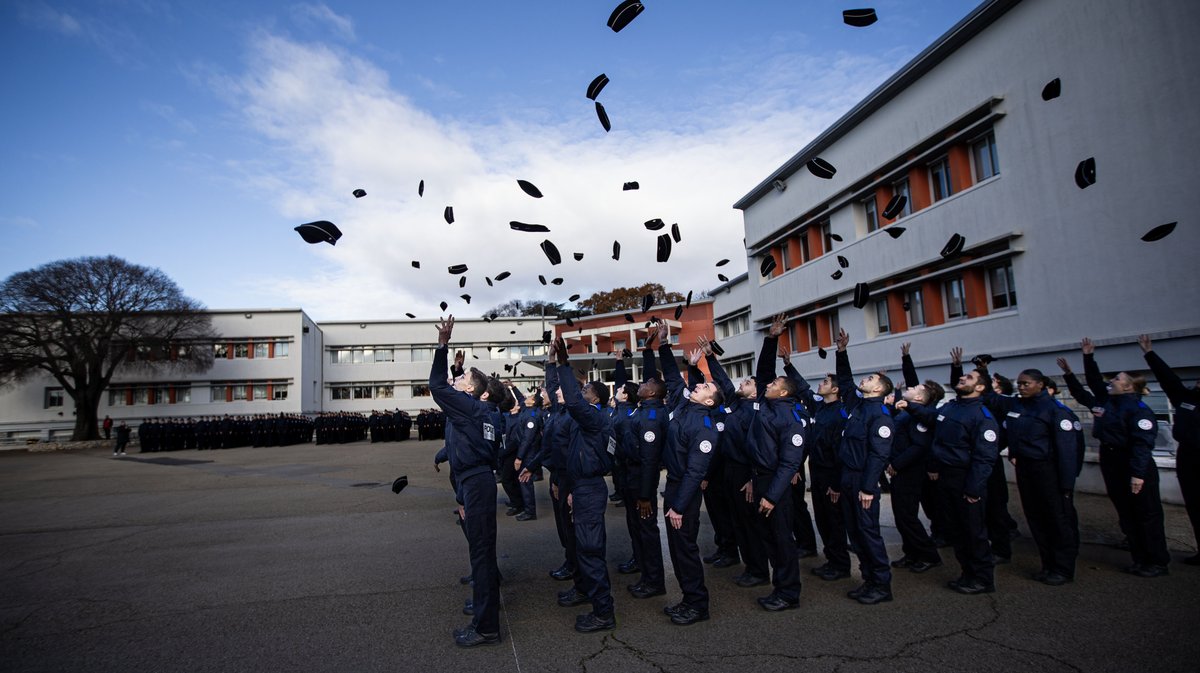 La cérémonie de sortie des 194 nouveaux policiers adjoints vient de se dérouler à l’école de Police de Nîmes.