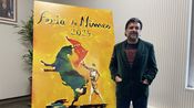L'artiste Swan Soto et son affiche des Feria de Nîmes 2024 (Photo Anthony Maurin).