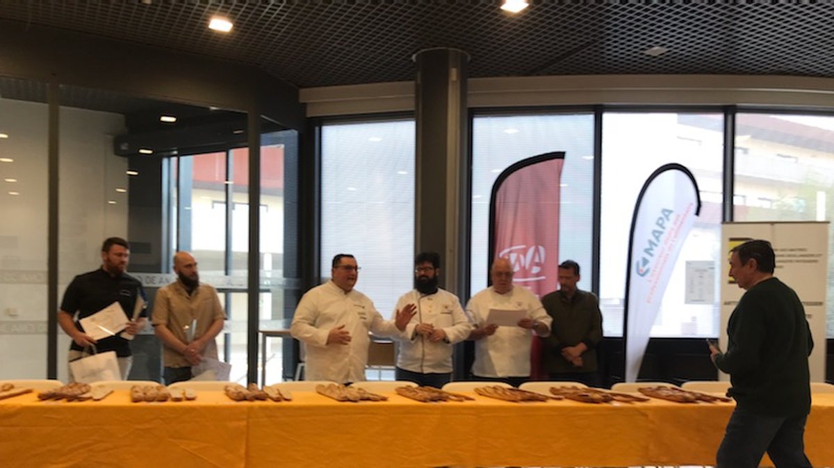 Concours gardois Meilleur Croissant au beurre Meilleure Baguette de Tradition Française (Photo Fédération des Artisans Boulangers Pâtissiers du Gard )IMG_5640