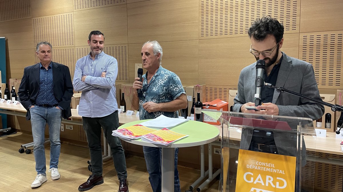 La vente aux enchères caritative de vins de l'AOC Costières de Nîmes pour Table ouverte (Photo Anthony Maurin)