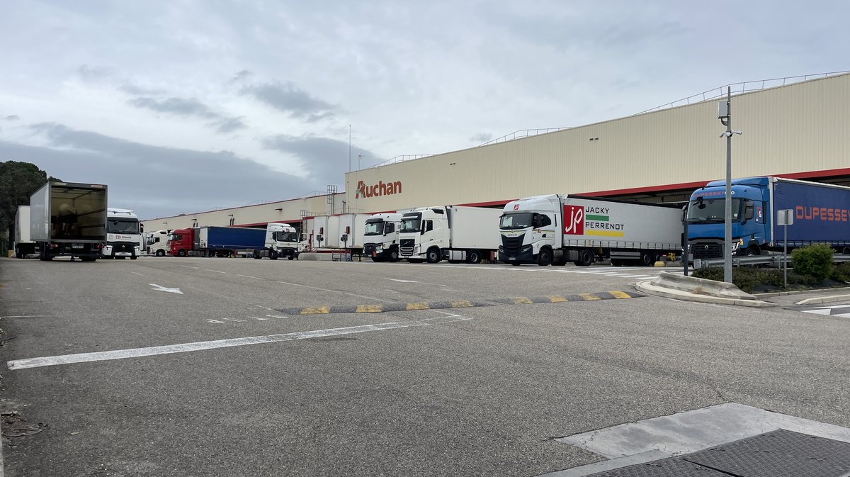 Grève des salariés de l'entrepôt logistique d'Auchan Nîmes (Photo Anthony Maurin)