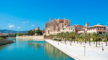 Palma de Mallorca, port marina Majorca Cathedral