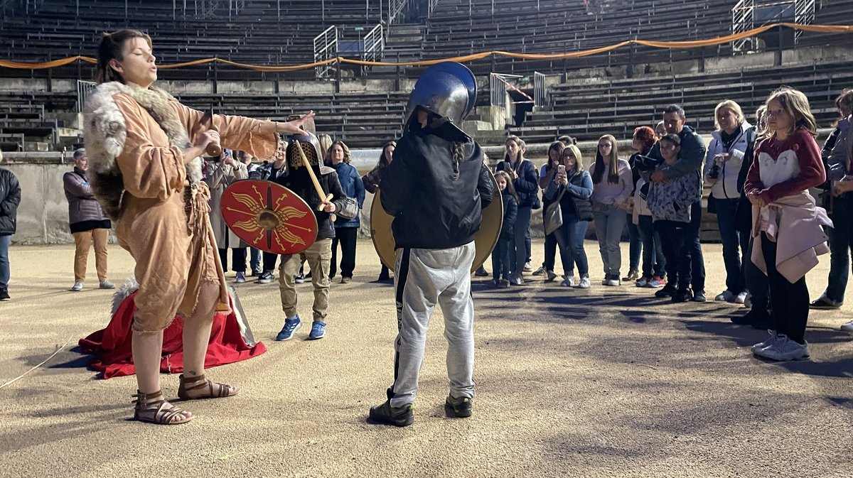 Une visite aux flambeaux dans les arènes de Nîmes (Photo Anthony Maurin)