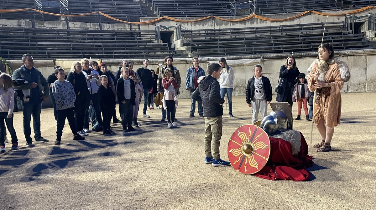 Une visite aux flambeaux dans les arènes de Nîmes (Photo Anthony Maurin)