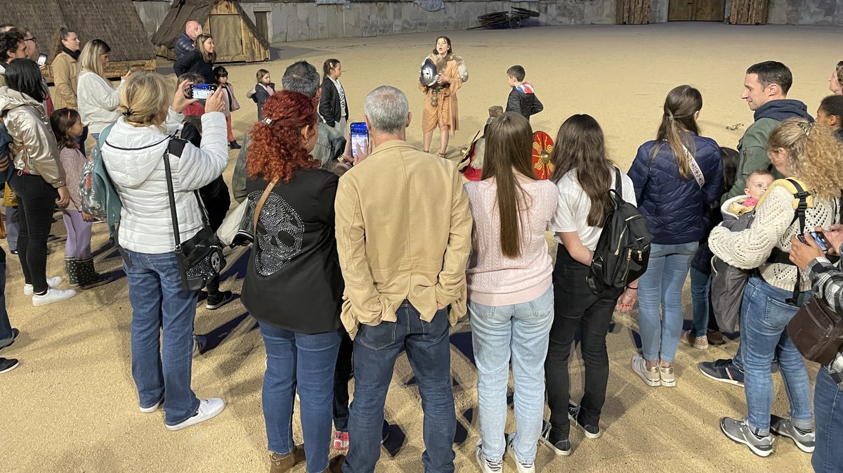 Une visite aux flambeaux dans les arènes de Nîmes (Photo Anthony Maurin)