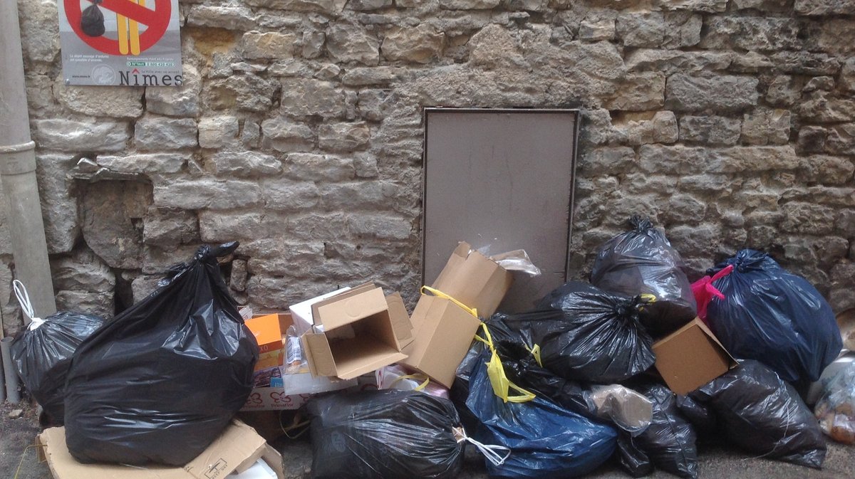 Déchets poubelles Nîmes (Photo Archives Anthony Maurin)