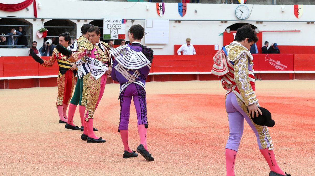 Novillada sans picadors de San Sebastian,  Barcelo et Roland Durand,  La Suerte et François André pour Santiago López Ortega, Bruno Gimeno Fernandez, Valentin, Baptiste Hangosto et Matías (Photo Anthony Maurin)