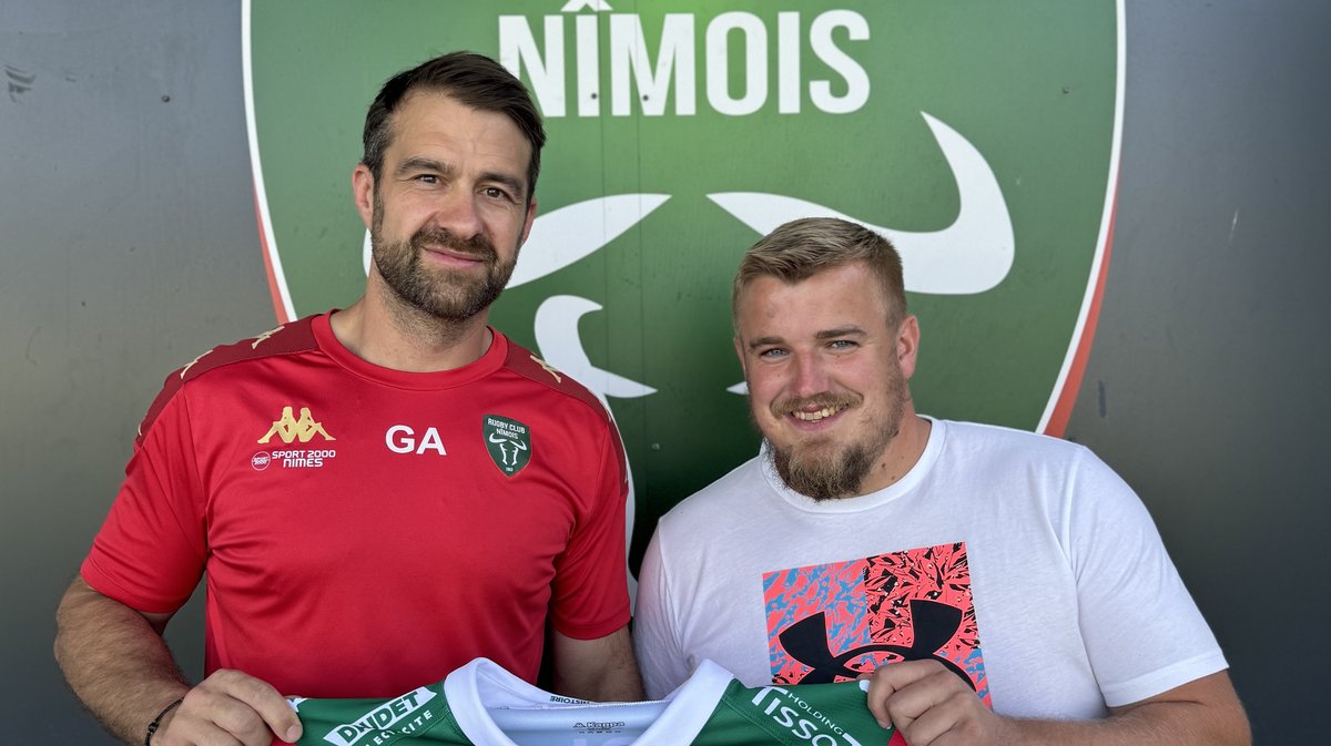 Le coach Guillaume Aguilar avec le nouveau pilier gauche Mathis Arnaud 