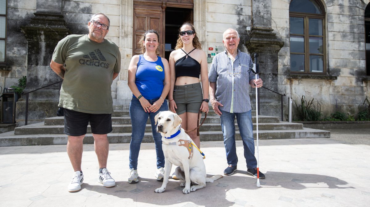 lola et tahiti chien d'aveugle vauvert (yp)