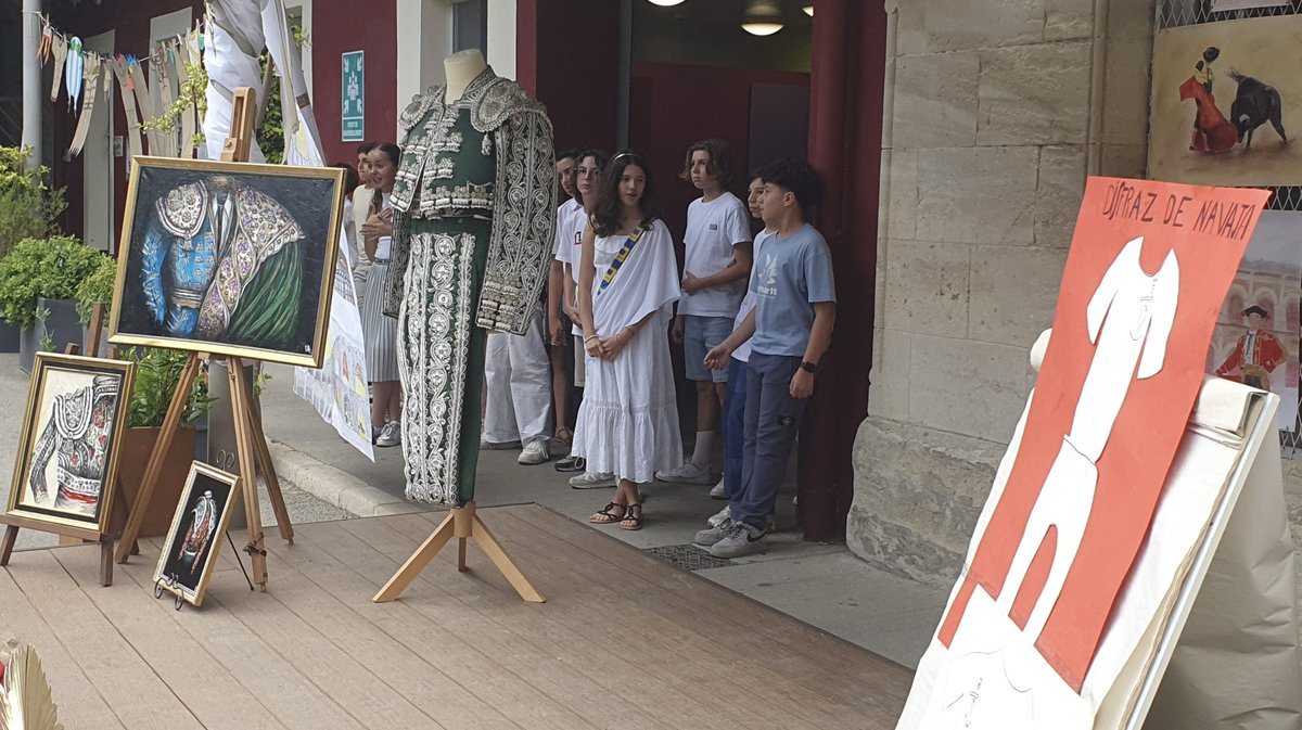 Institution Saint-Stanislas, élèves de 5e et 6e présentent leur exposition. 