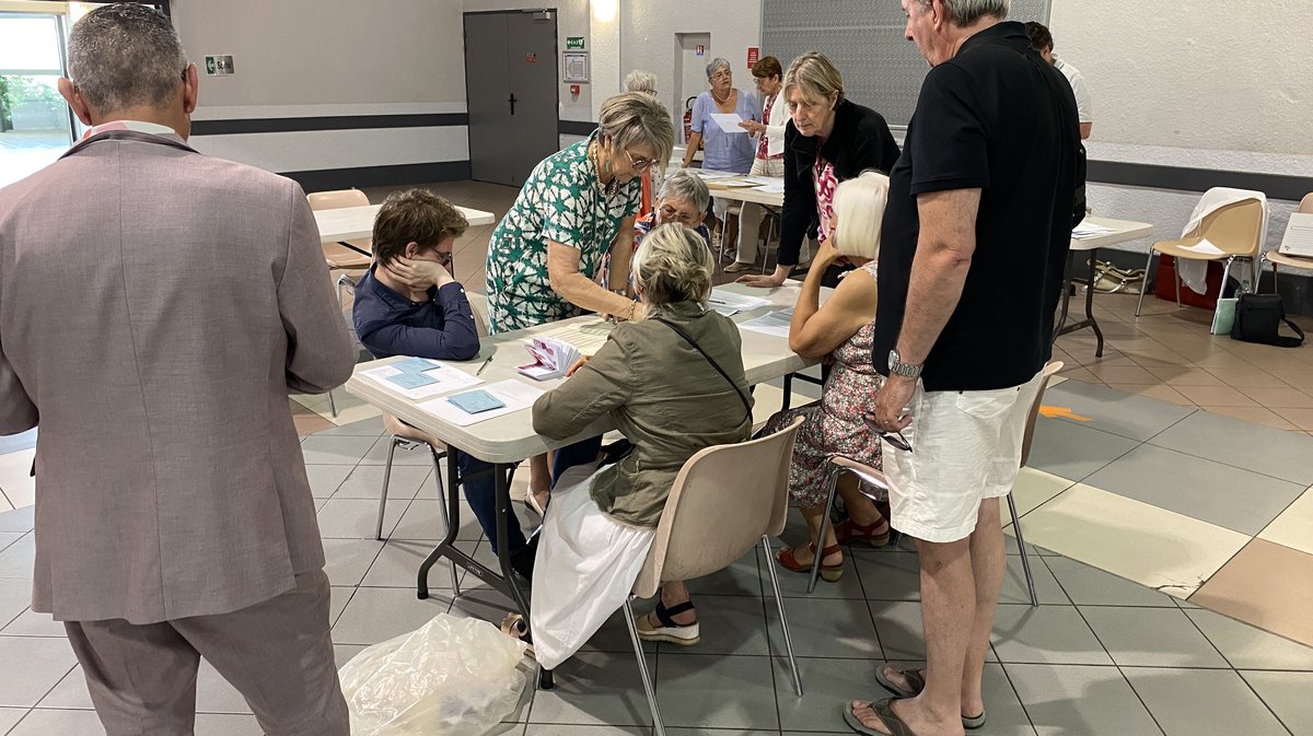 ÉLECTIONS LÉGISLATIVES Espace Cazot Alès