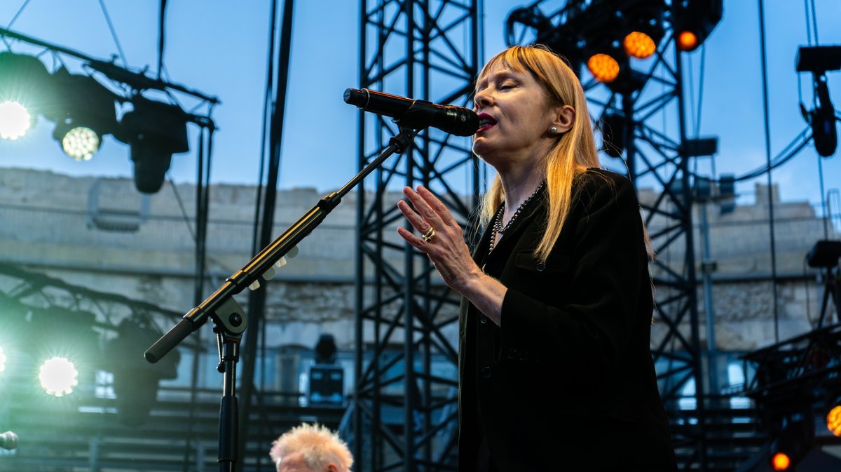 suzanne vega arènes de Nîmes