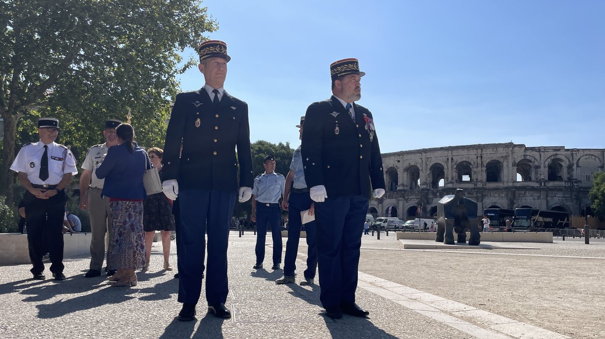 Remise du drapeau au groupement de gendarmerie départementale du Gard (Photo Anthony Maurin)