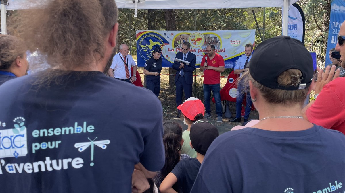 Stage d’aisance aquatique pour rencontrer policiers, pompiers et militaires à l'ENP de Nîmes en juillet 2024 (Photo Anthony Maurin)