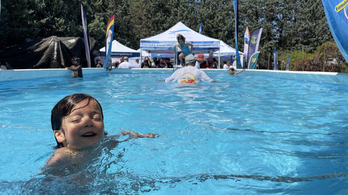 Stage d’aisance aquatique pour rencontrer policiers, pompiers et militaires à l'ENP de Nîmes en juillet 2024 (Photo Anthony Maurin)