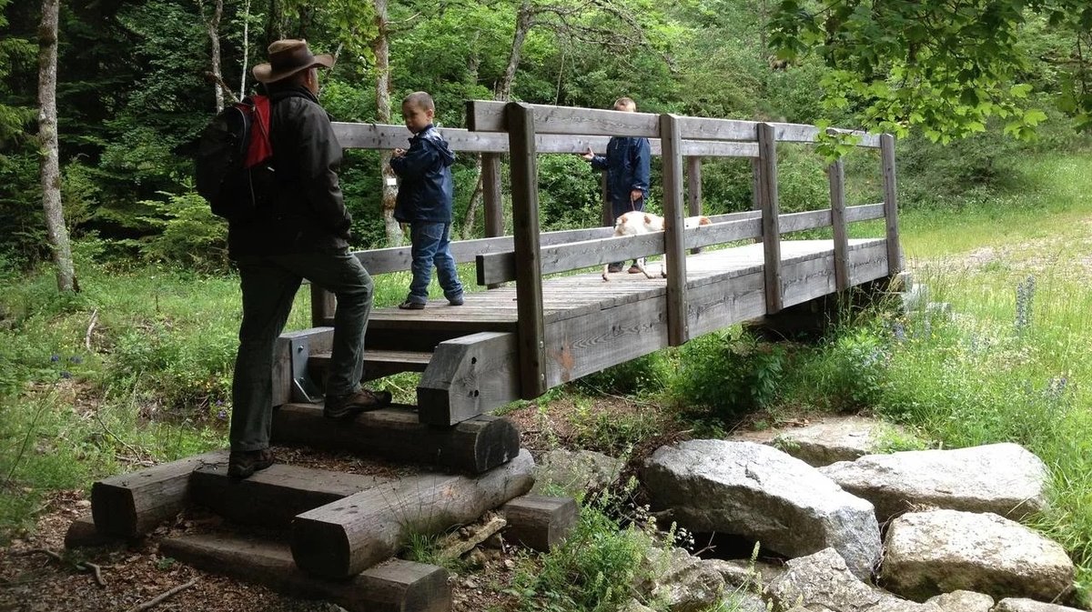 Le sentier des morts pour aller vers l'arboretum de Saint-Sauveur-des-pourcils (Photo Sportihome)