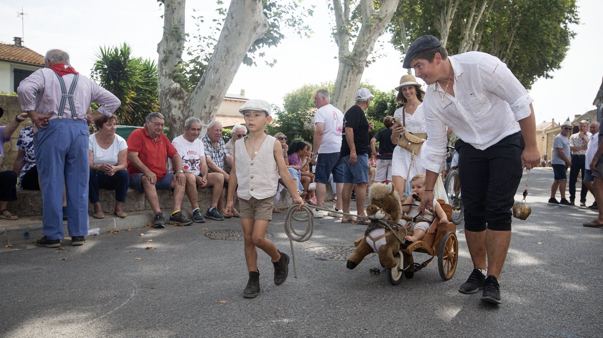 le cailar fete votive ancienne (yp)