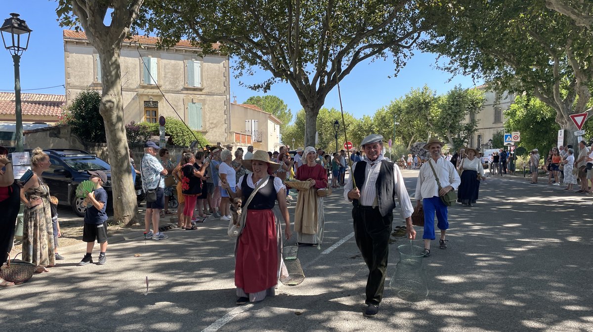 Défilé festival de la vannerie Vallabrègues